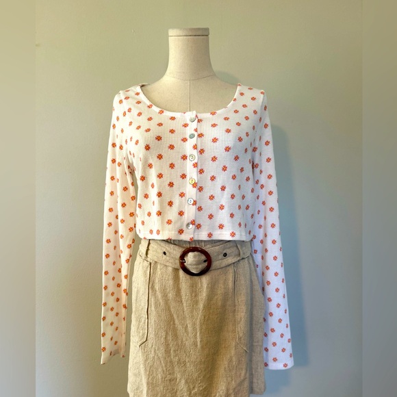 PAC Cares Crop - Picture 1 of 4